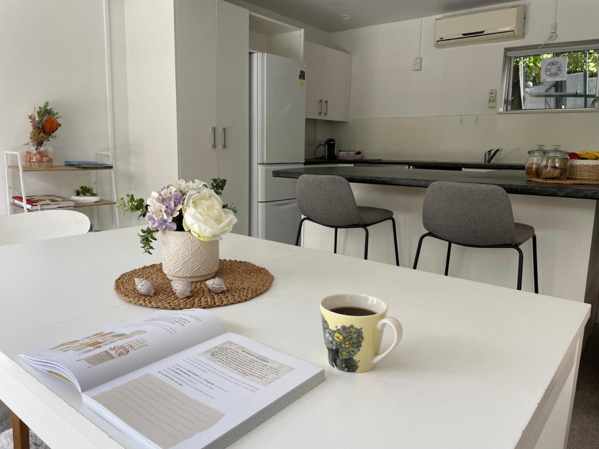 Family Friendly 3Br Flat - 3Min Walk To The Beach - Self Contained Окленд Экстерьер фото